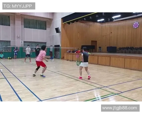 羽毛球盛宴：深入杭州羽毛球队的训练与比赛节奏探秘