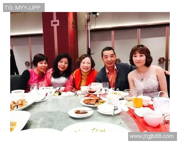 郎才女貌足球明星的爱情故事与职业生涯交织的精彩瞬间 郎才女貌足球明星的爱情故事与职业生涯交织的精彩瞬间